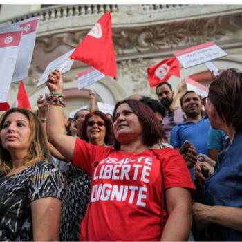 Foto: In Tunisia, sei donne nel nuovo governo - troppo poche!