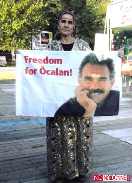 Foto: Mi chiamo Fatima e raccolgo firme per Ocalan