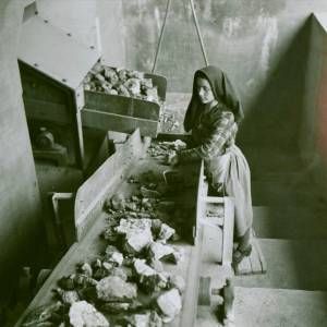 Foto Occhi di aquila, mani di vento: il documentario sulle donne di miniera in Sardegna 1