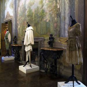 Foto Antonella Cappuccio. Theatrum Mundi: a Roma le tele dell'artista e scenografa napoletana 2