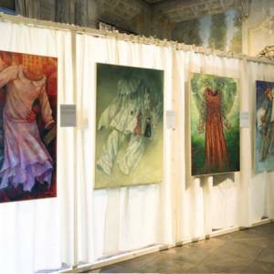 Foto Antonella Cappuccio. Theatrum Mundi: a Roma le tele dell'artista e scenografa napoletana 4