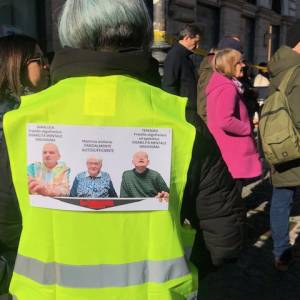 Foto Caregiver, quel lavoro di cura soprattutto femminile, poco e mal riconosciuto 5