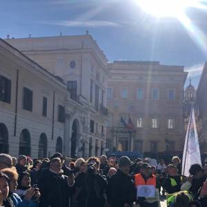 Foto Caregiver, quel lavoro di cura soprattutto femminile, poco e mal riconosciuto 12