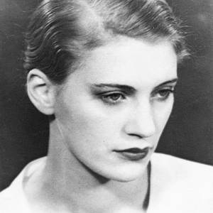 Foto Da modella a reporter di guerra: la storia di Lee Miller a teatro - di Alma Daddario 4