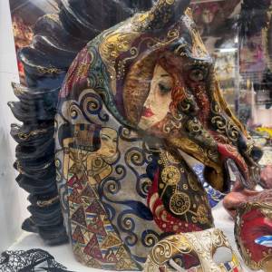 Foto Sono Venezia e vi svelo la storia segreta delle mie donne nelle botteghe d’arte 2