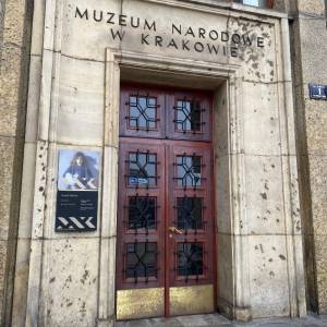 Foto Polacche, ucraine, ebree: le artiste di Leopoli in mostra  20