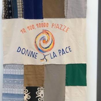 Foto: A Modena si tesse la pace: un grande tappeto per 'disarmare' lo spazio pubblico