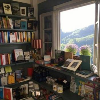 Foto: ‘La libreria sulla collina’ di Alba Donati: sentirsi parte di una comunità