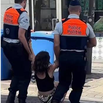 Foto: Bruxelles teme la bandiera della Pace