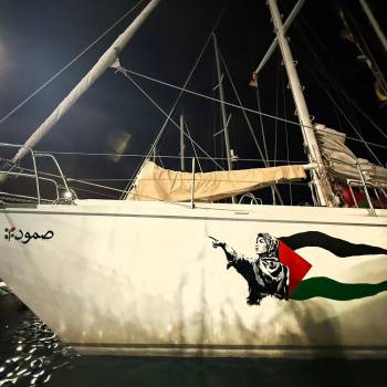 Foto: “SUMUD”: LAIKA DIPINGE LE NAVI DELLA GLOBAL SUMUD FLOTTILLA