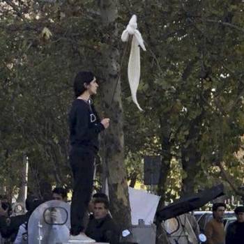 Foto:  Iran: se mostri i capelli farai due anni di galera