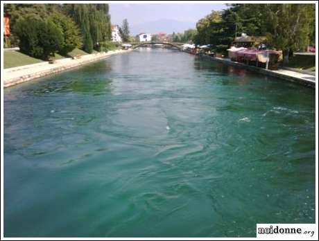 Foto: Acqua. Retromarcia a Parigi