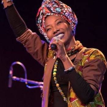 Foto: Fatoumata Diawara ovvero tutto il sound, la bellezza e l’energia dell’Africa