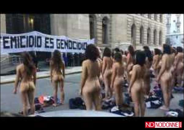 Foto: Il corpo nella sua nudità contro i femminicidi