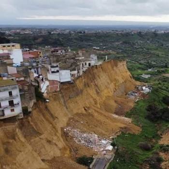 Foto: La frana di Niscemi, una comunità in bilico tra un tempo sospeso e la speranza di futuro