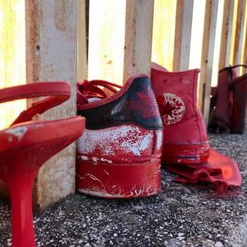 Foto: L’odio sistemico scorre, le donne ne pagano le conseguenze