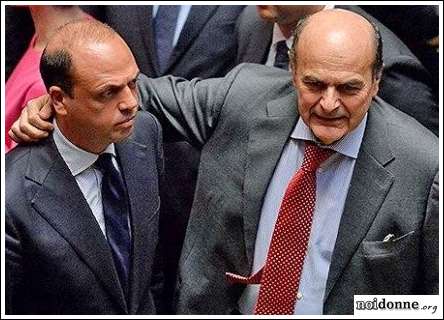 Foto: Quell’abbraccio, tra Bersani e Alfano, che parla più delle parole