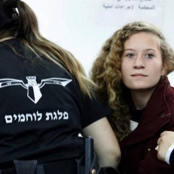 Foto: Ahed Tamimi condannata a otto mesi. Amnesty International: 'va rilasciata'!