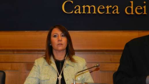 Foto: Donne nel dialogo interreligioso: Mirella Manocchio al convegno di Confronti
